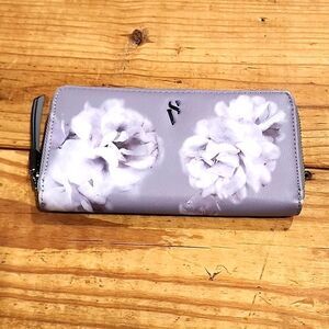 Simply Vera, Vera Wang floral wallet